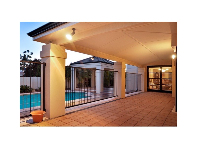 27 Ash Grove, Duncraig WA 6023