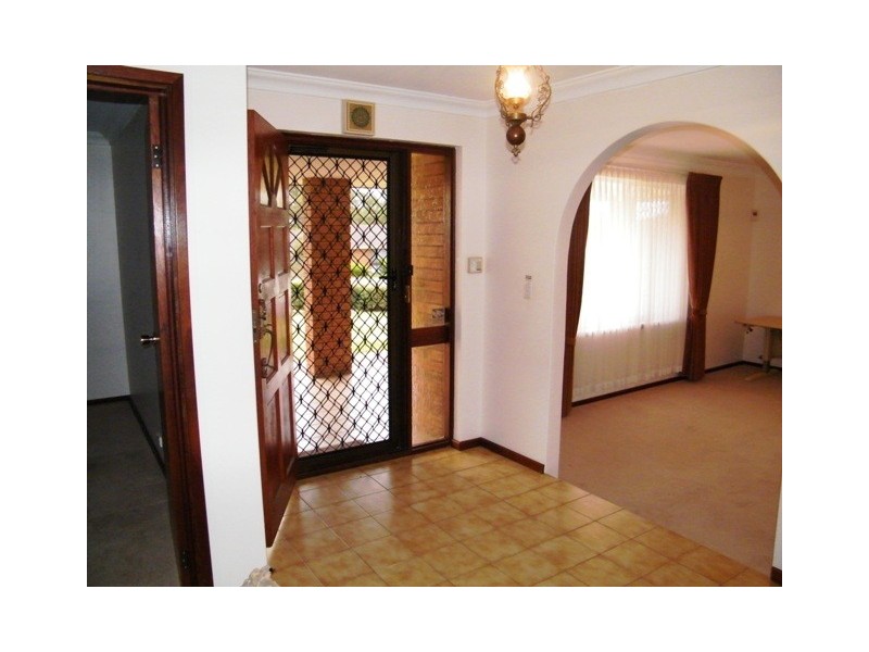 16 Inveraray Crescent, Hamersley WA 6022