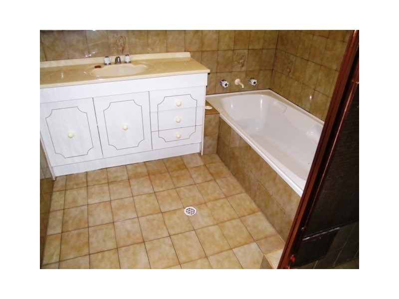 16 Inveraray Crescent, Hamersley WA 6022