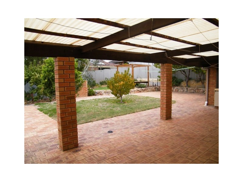 16 Inveraray Crescent, Hamersley WA 6022