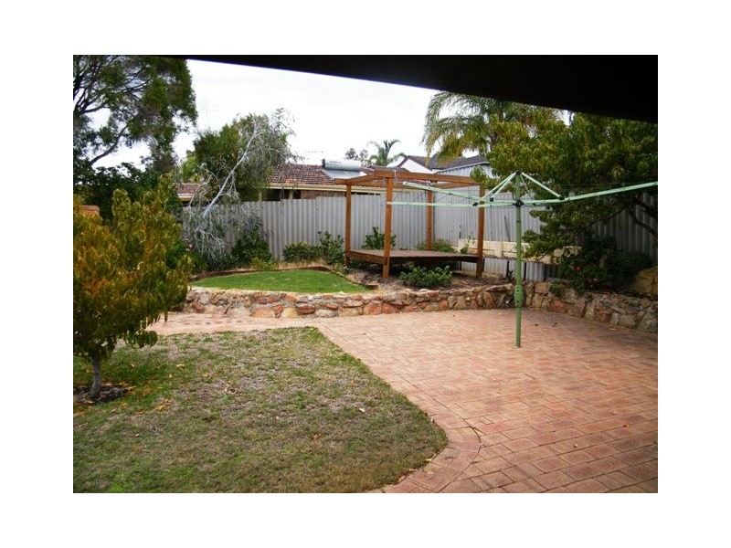 16 Inveraray Crescent, Hamersley WA 6022