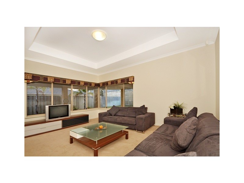 15 Manta Pass, Mindarie WA 6030