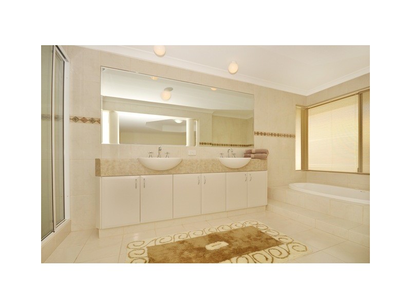 15 Manta Pass, Mindarie WA 6030