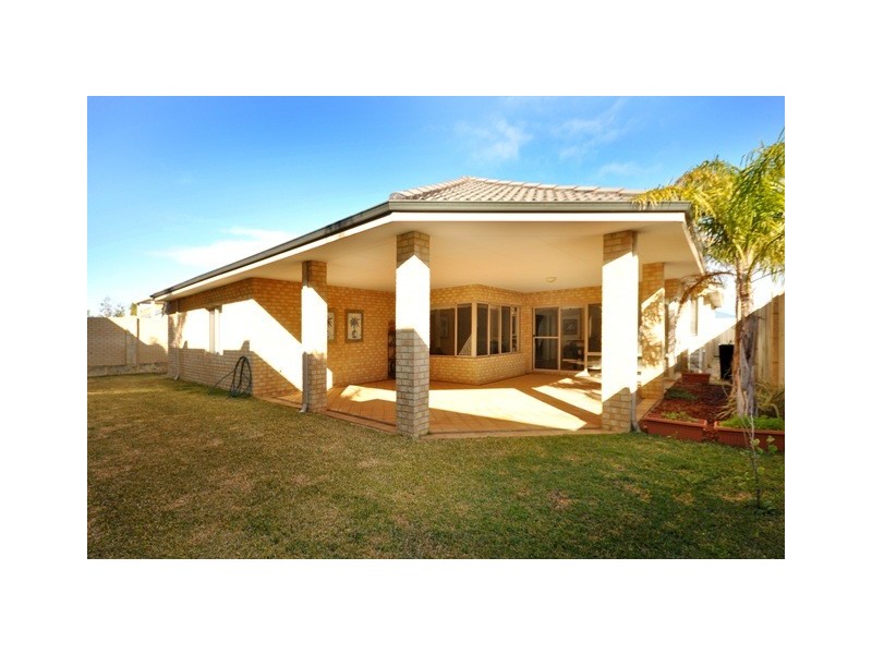 15 Manta Pass, Mindarie WA 6030