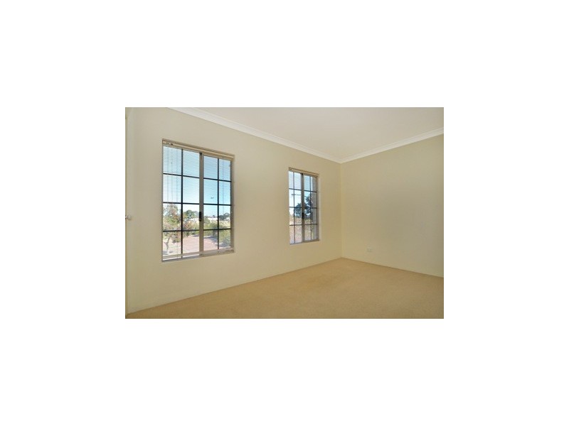 18 Lively Circle, Mirrabooka WA 6061