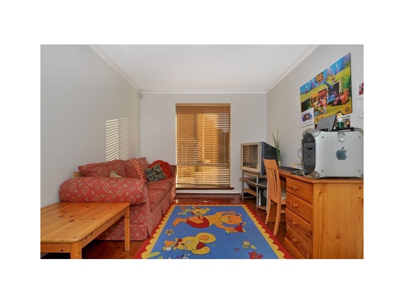 8 Tay Place, Hamersley WA 6022