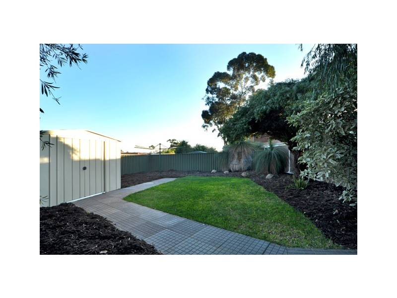 8 Tay Place, Hamersley WA 6022