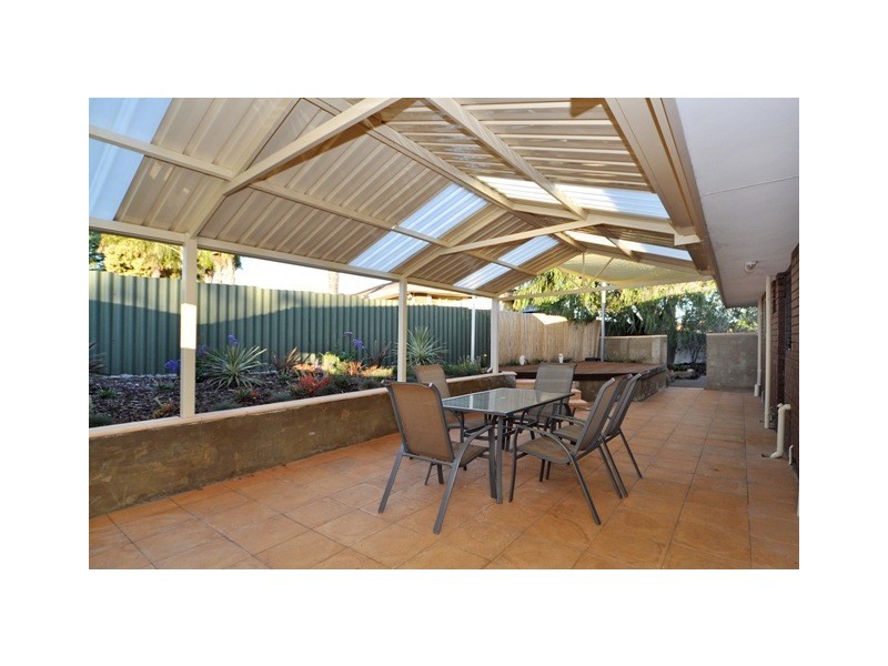 8 Tay Place, Hamersley WA 6022