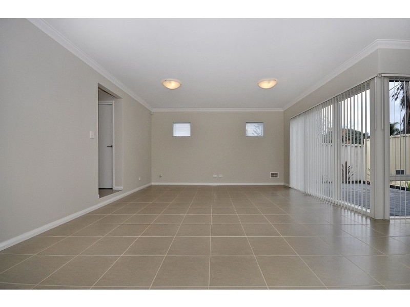 12C Findon Crescent, Westminster WA 6061