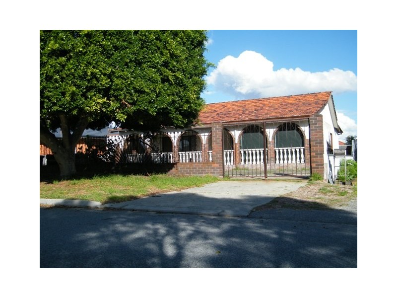 16 Hemsey Street, Balga WA 6061