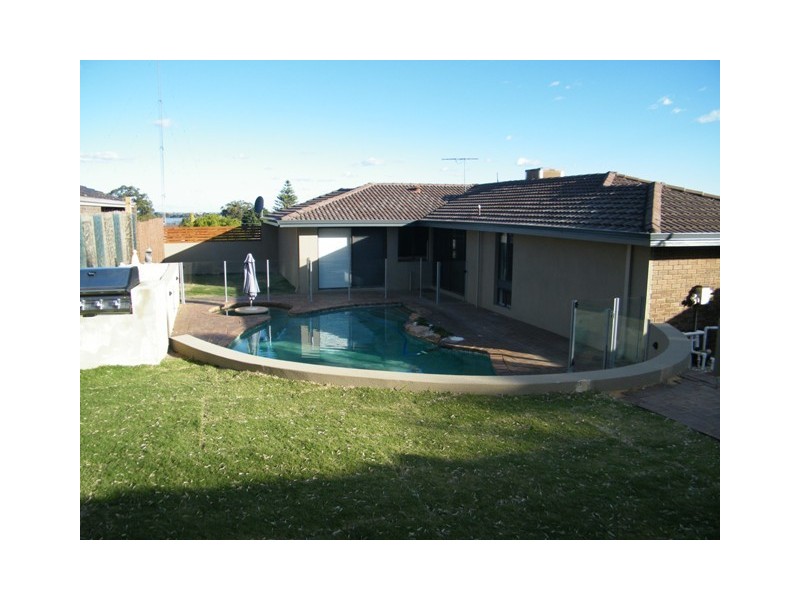 4 Rannoch Circle, Hamersley WA 6022