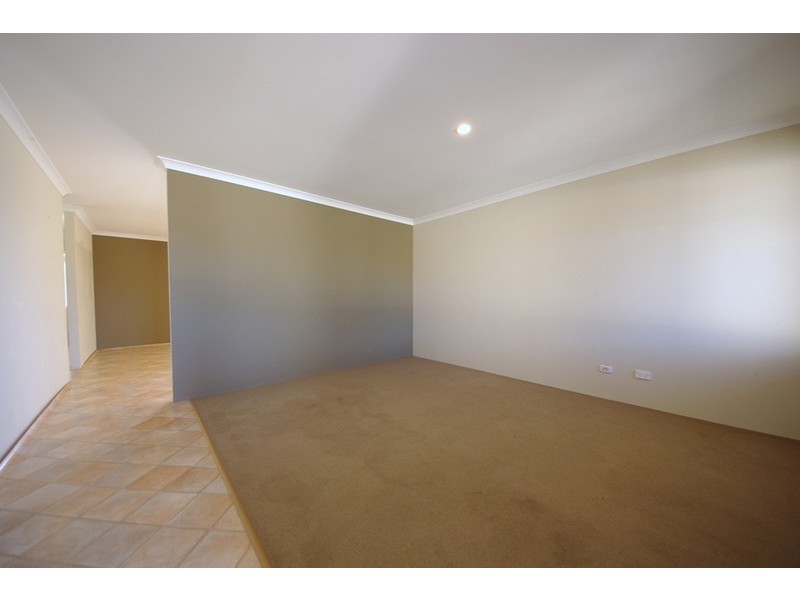 10 Jonquil Loop, Seville Grove WA 6112