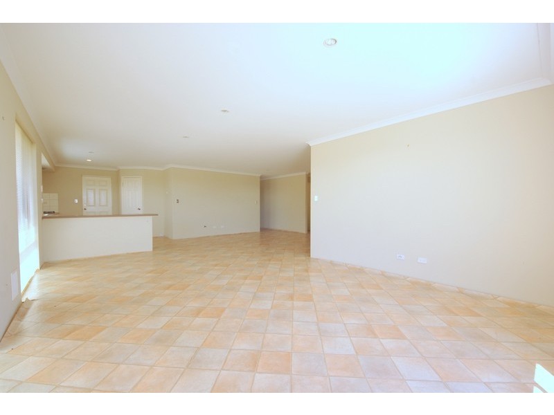 10 Jonquil Loop, Seville Grove WA 6112