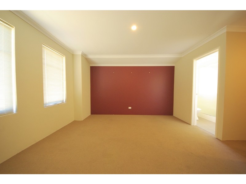 10 Jonquil Loop, Seville Grove WA 6112