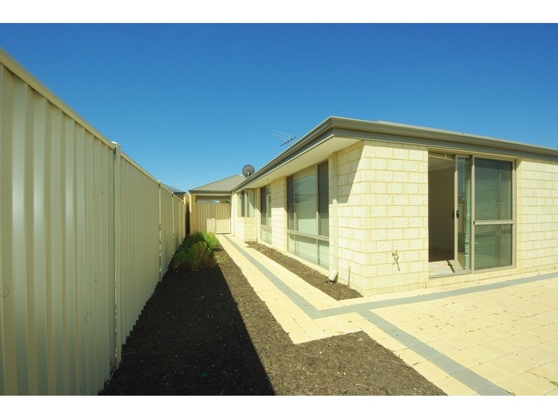 10 Jonquil Loop, Seville Grove WA 6112