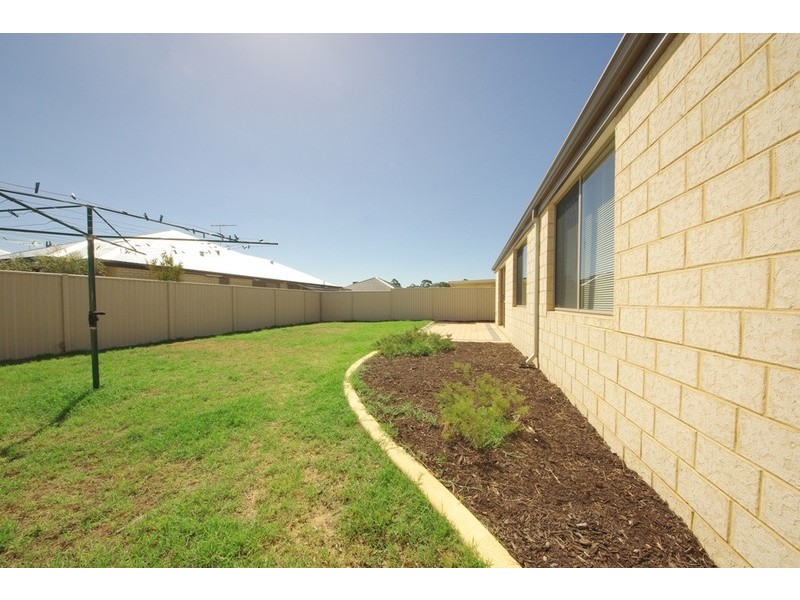 10 Jonquil Loop, Seville Grove WA 6112