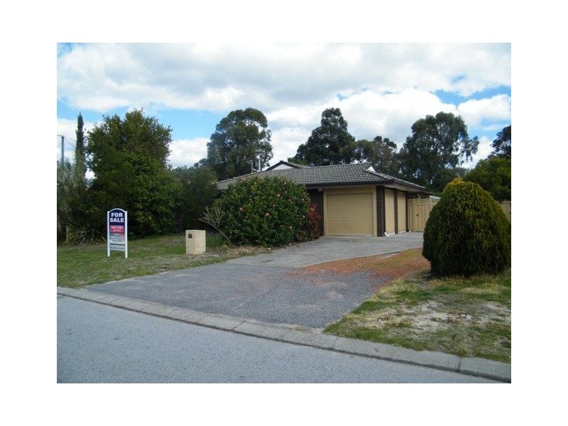 29 Woburn Way, Kelmscott WA 6111