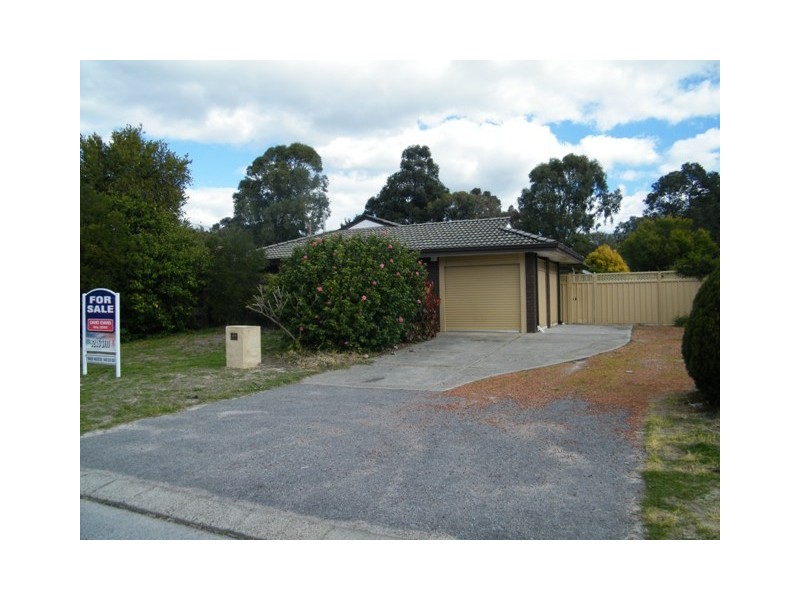 29 Woburn Way, Kelmscott WA 6111