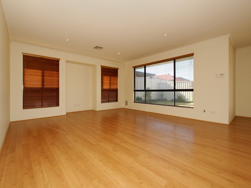 41 Russell Street, Madeley WA 6065