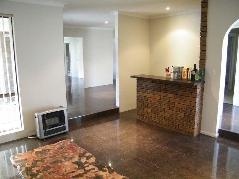 3 Waterloo Court, Alexander Heights WA 6064