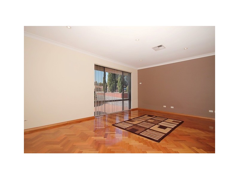 8 Raasay Place, Warwick WA 6024