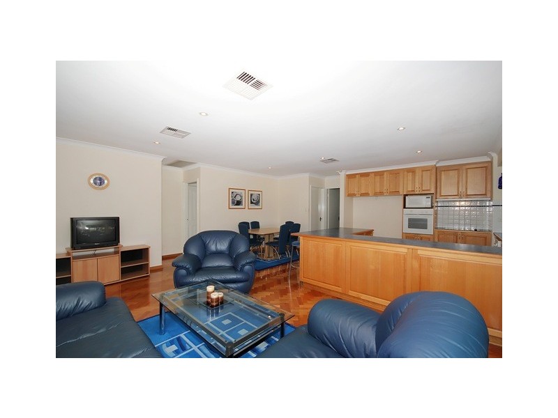 8 Raasay Place, Warwick WA 6024