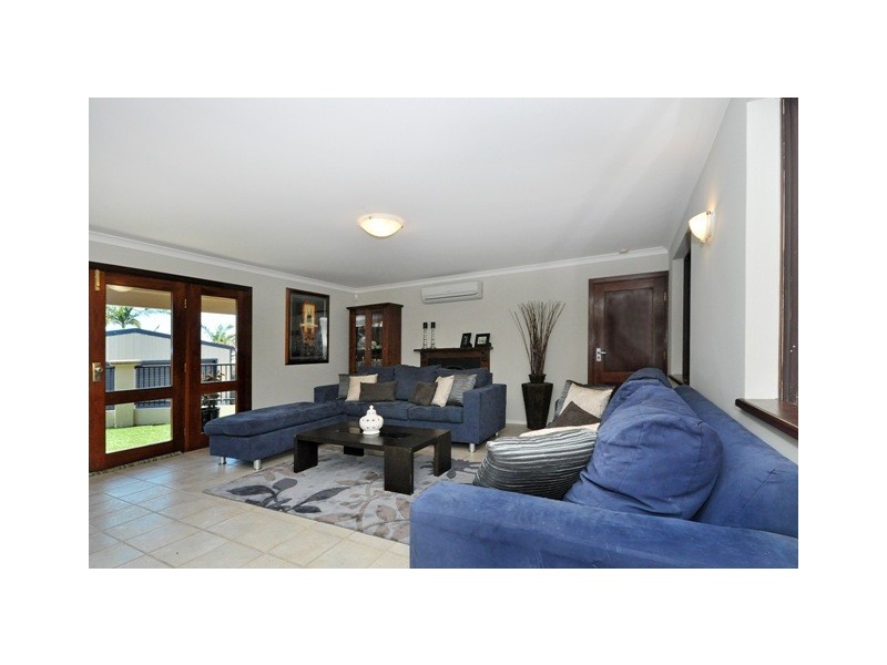 17  Brookland Crescent, Marangaroo WA 6064