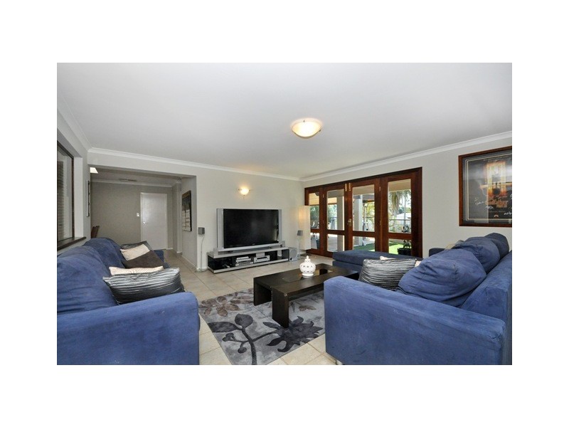 17  Brookland Crescent, Marangaroo WA 6064