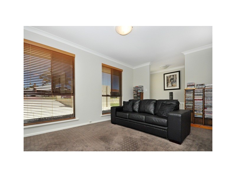 17  Brookland Crescent, Marangaroo WA 6064