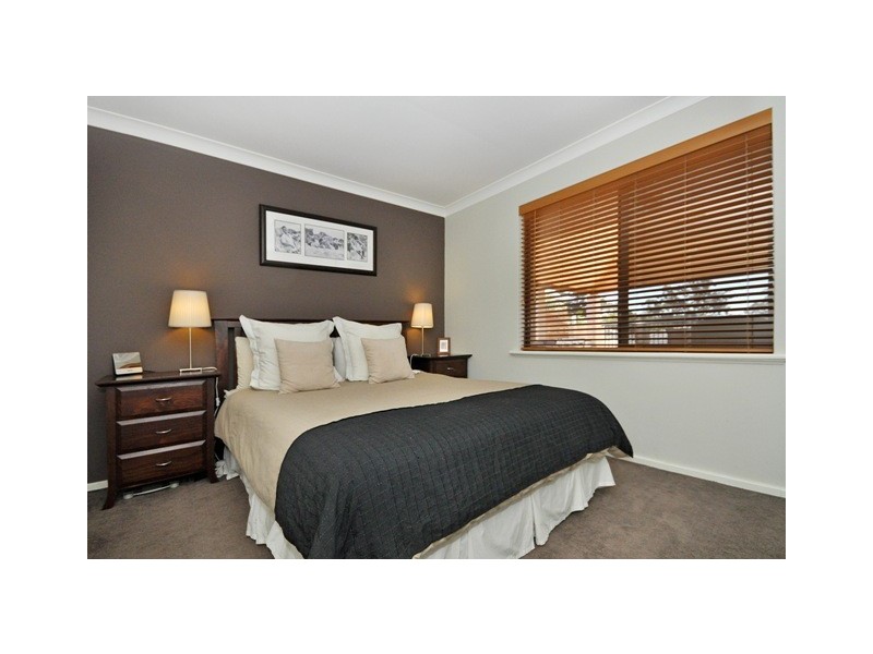 17  Brookland Crescent, Marangaroo WA 6064