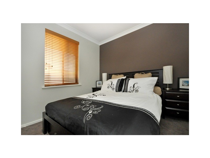 17  Brookland Crescent, Marangaroo WA 6064