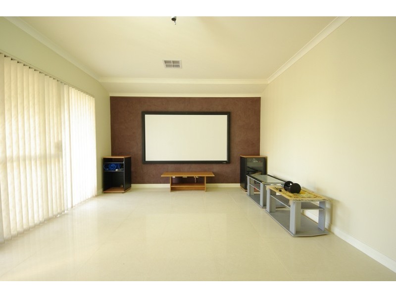 6 Dalkey Way, Darch WA 6065