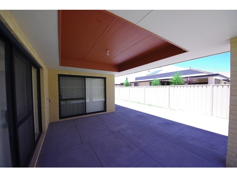 6 Dalkey Way, Darch WA 6065