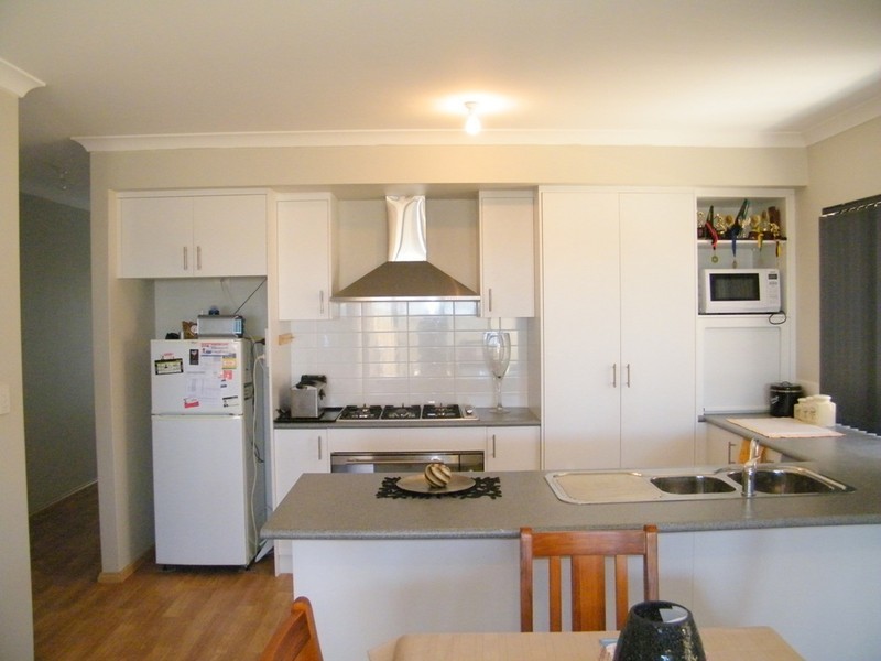 27 Trentham Road, Landsdale WA 6065