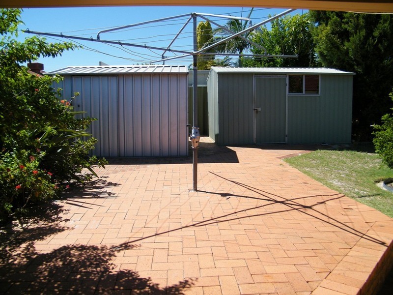 20 Le Grand Gardens, Marangaroo WA 6064