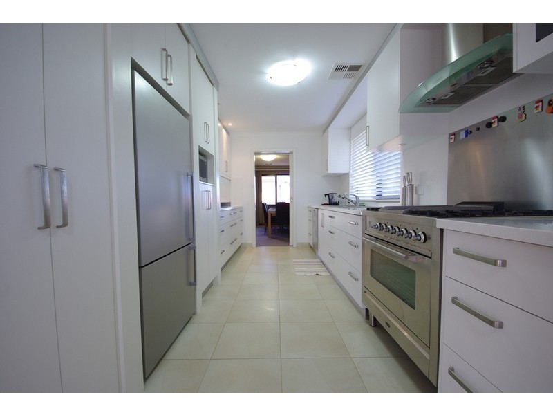 38 Kookaburra Street, Stirling WA 6021