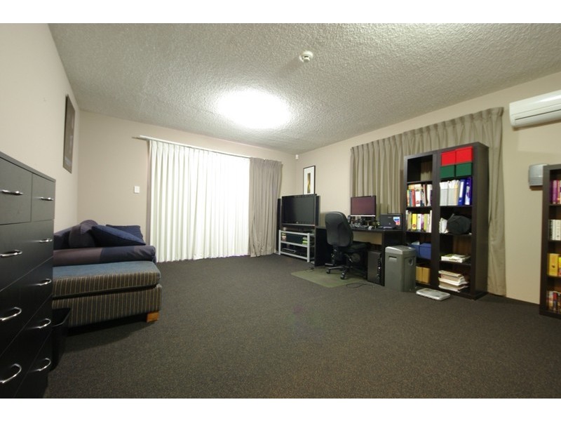 38 Kookaburra Street, Stirling WA 6021