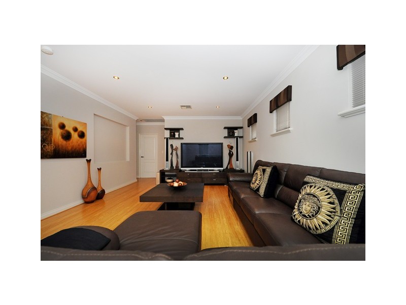 2/179 Wordsworth Avenue, Yokine WA 6060