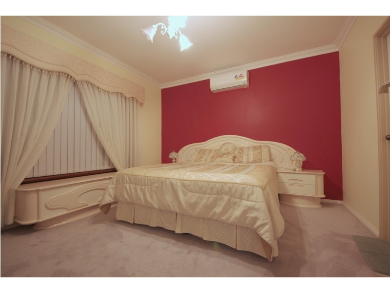 63 Jefferson Drive, Marangaroo WA 6064