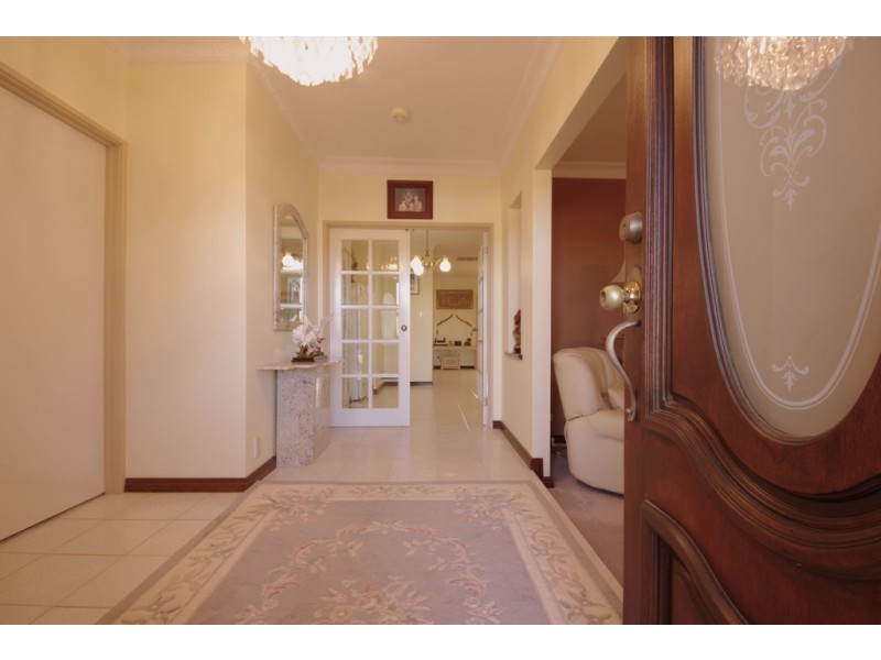 63 Jefferson Drive, Marangaroo WA 6064