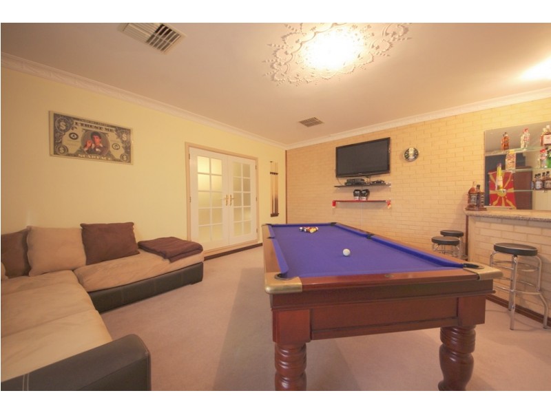 63 Jefferson Drive, Marangaroo WA 6064