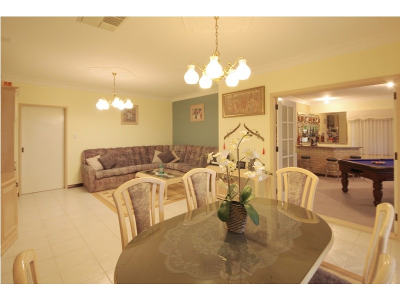 63 Jefferson Drive, Marangaroo WA 6064