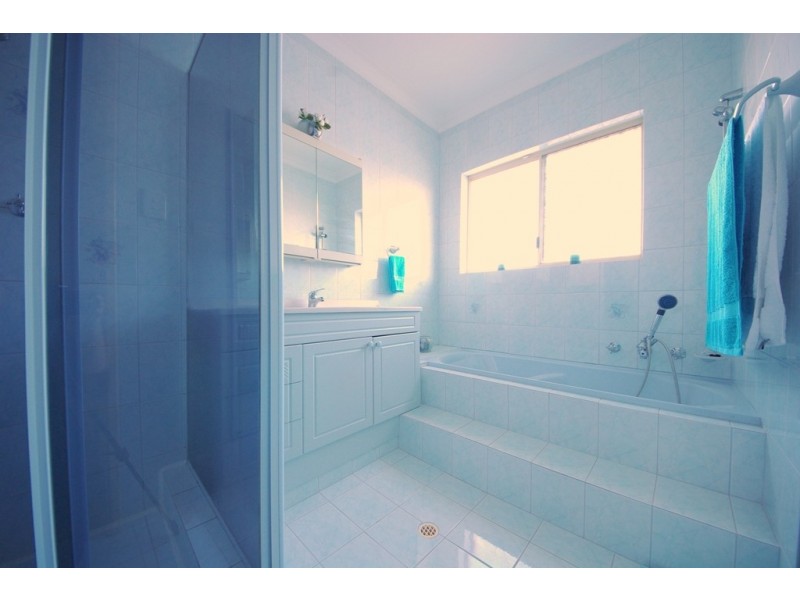 63 Jefferson Drive, Marangaroo WA 6064