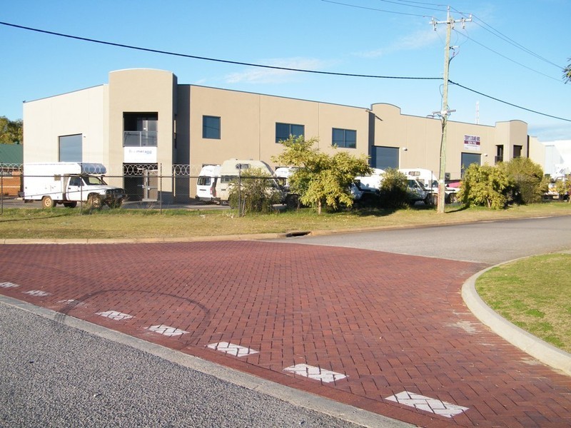 3/2 Yelland Way, Bassendean WA 6054