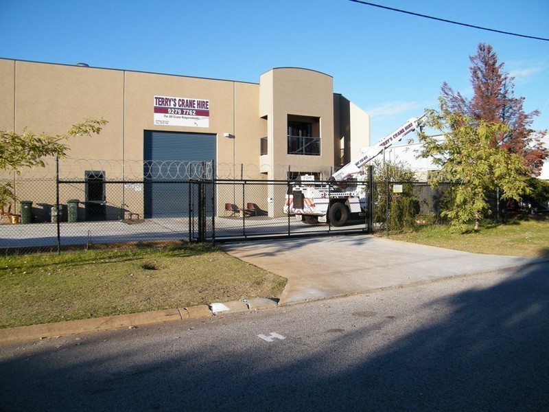 3/2 Yelland Way, Bassendean WA 6054