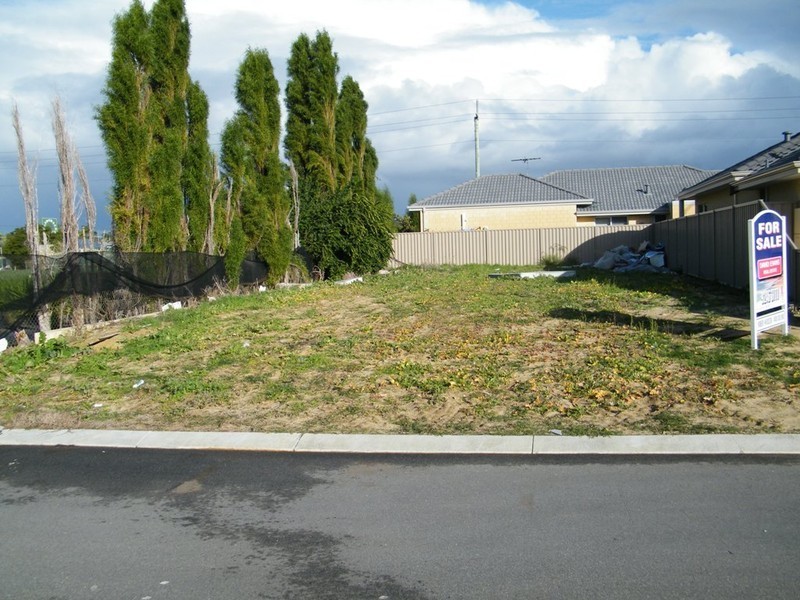 65  Foxfield Road, Darch WA 6065