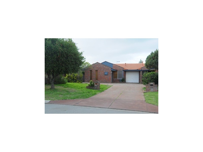 27 Whitely St, Hamersley WA 6022