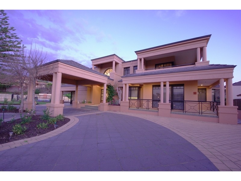 14 Elvire Street, Watermans Bay WA 6020