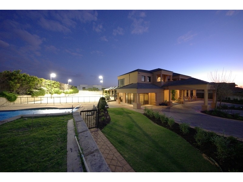 14 Elvire Street, Watermans Bay WA 6020