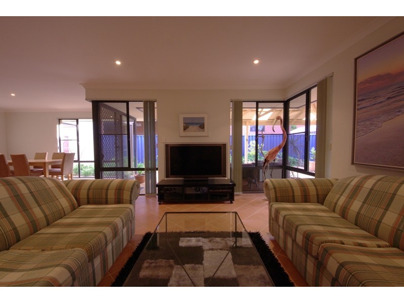 48 Wakeley Way, Duncraig WA 6023